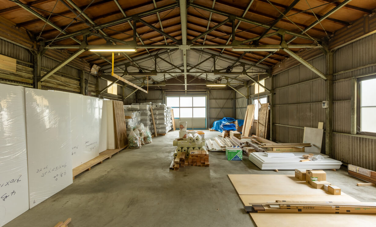 八方吉内観倉庫